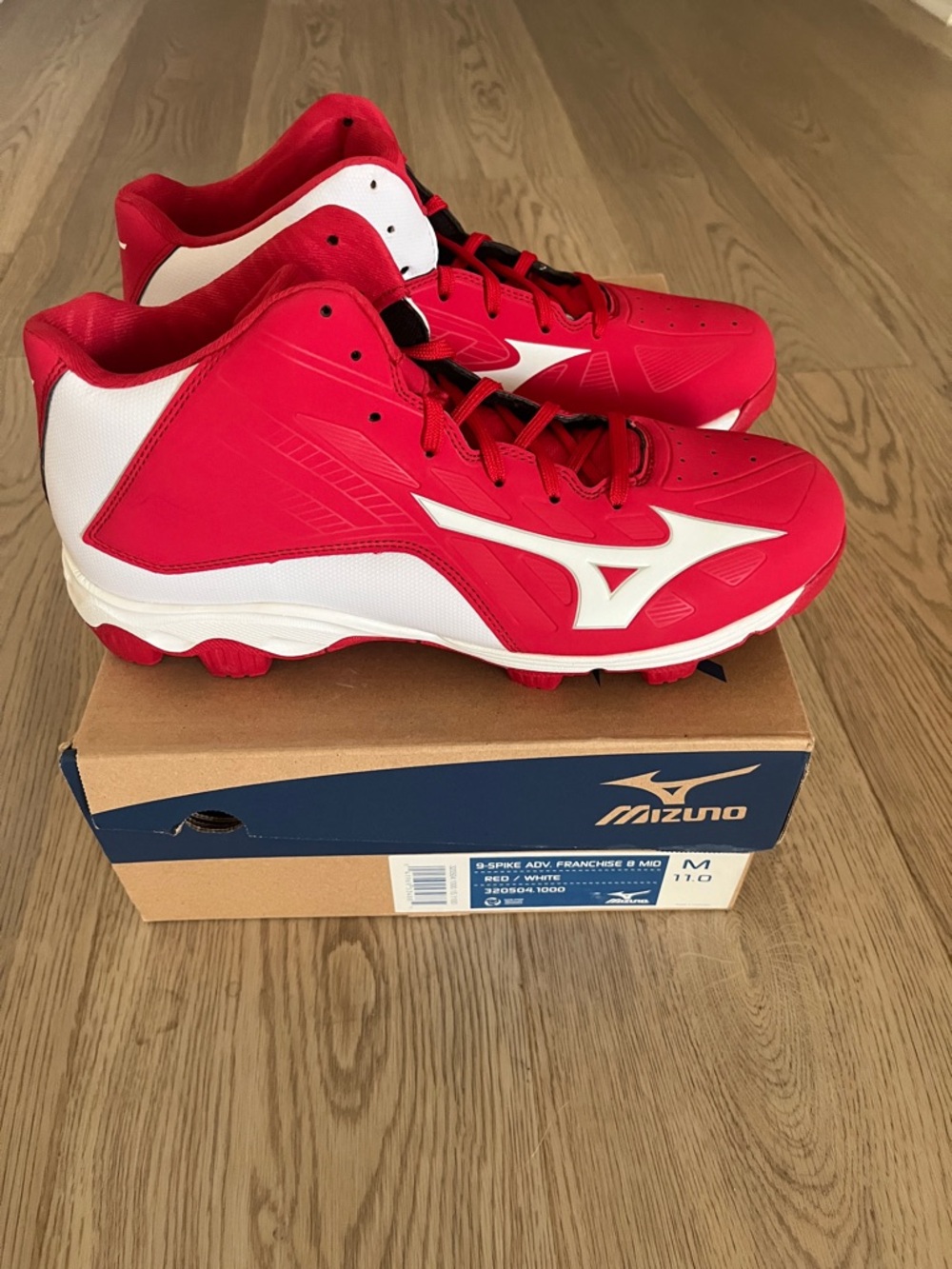 Mizuno Red and White Baseball Cleats - Low Top Molded Studs